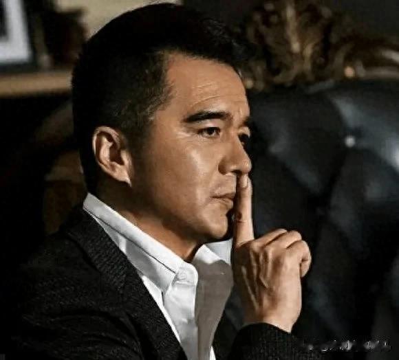 体制内，如果无权无势又不善于提供情绪价值，那就少在单位里吭声