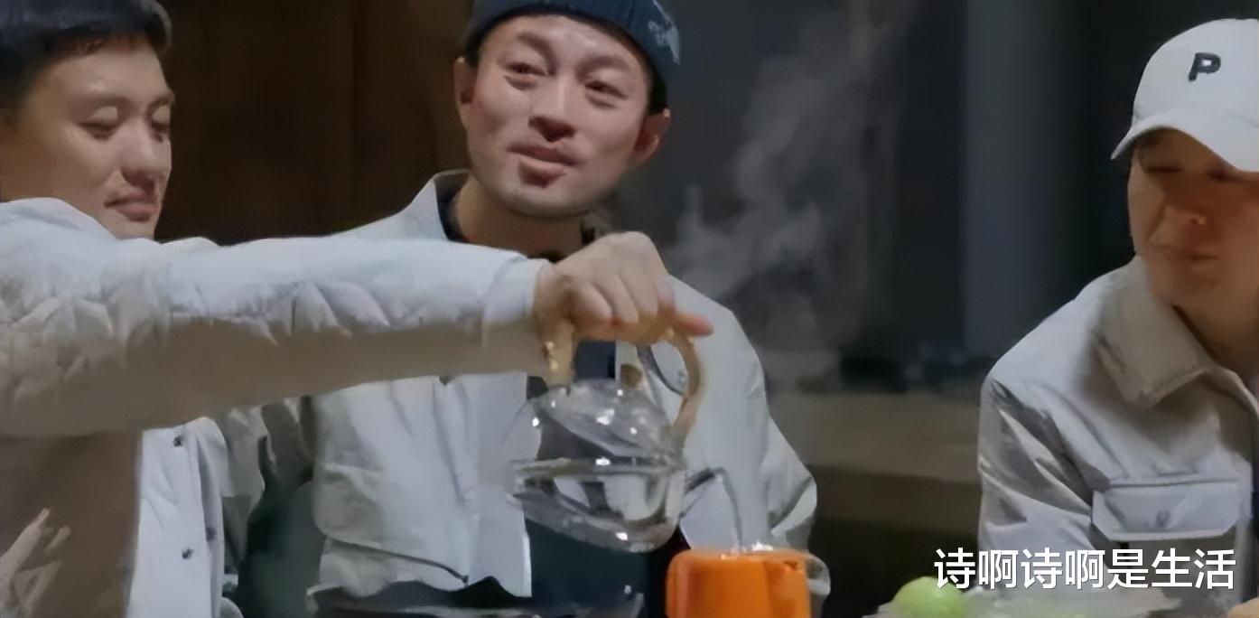 摊牌了,张颂文突然官宣,全网谩骂:你这个样子,真丑!