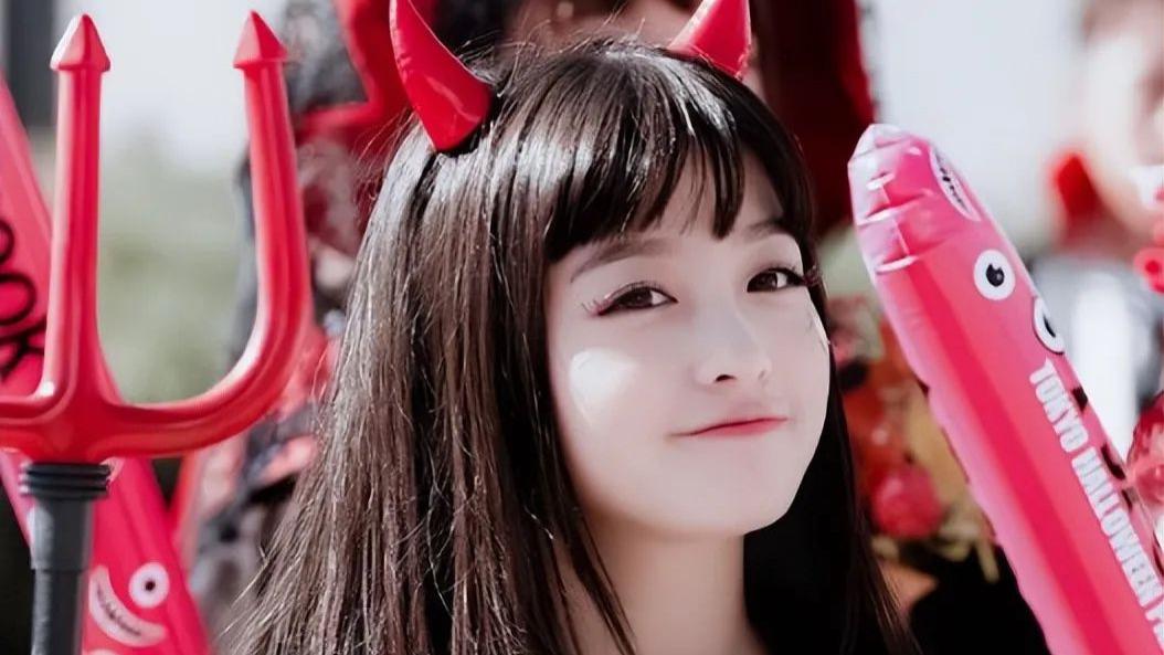 桥本环奈：日本千年一遇的美少女，能靠脸吃饭，却非要靠实力