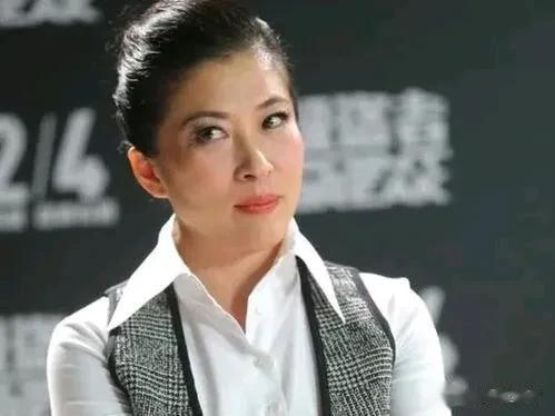 她是体坛最大败类！卷走数十亿逃往美国，如今购飞机住豪宅遭唾骂?