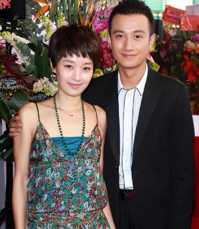 16岁爱马罕见露面，一张合照，暴露了文章和马伊琍的真实关系