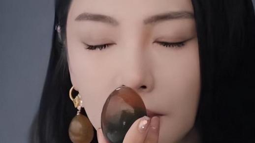 笑不活了！张雨绮将皮蛋代言成珠宝，引发全网热议
