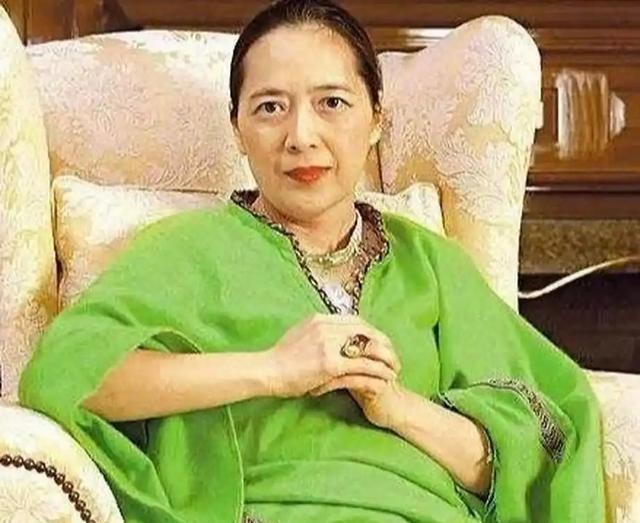 4年前,刘銮雄长子刘鸣炜,将财产转卖给甘比,如今才懂他的精明