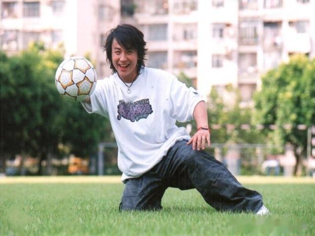 释小龙何洁分手13年后,一个身家过亿,一个捉襟见肘