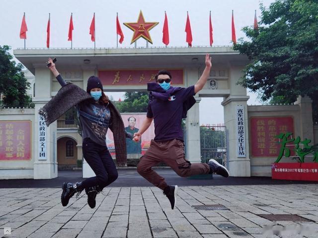 |郑恺苗苗高甜互动！《奔跑吧》匈牙利浪漫复刻《两小无猜》