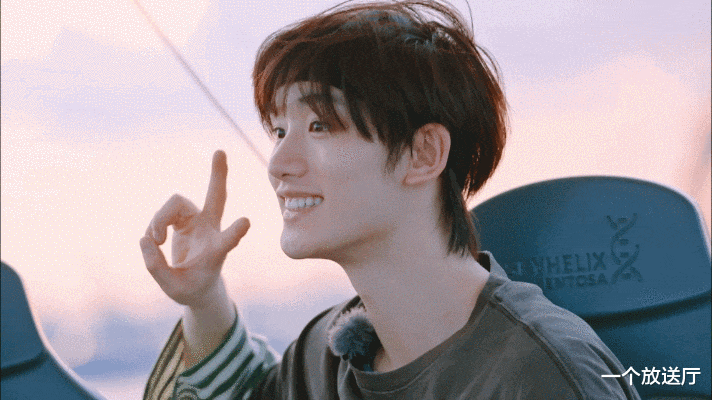 古力娜扎|《花儿与少年》集体忽悠丁程鑫,旅游开启年轻模式