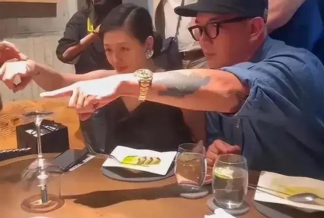 大S又出事啦！邻居爆料：半夜大哭吵架，具俊晔被赶出家门！