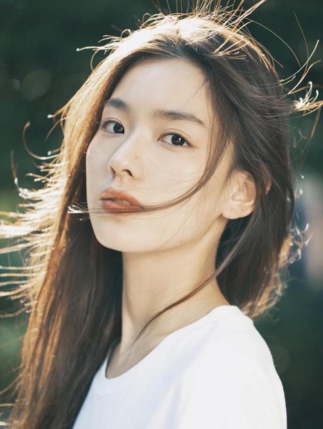 王思聪跪舔4年都没舔到的女网红孙一宁,究竟是何方神圣?