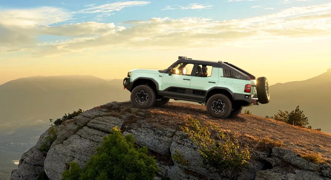 丰田在SEMA车展上展示了一款新的陆地巡洋舰皮卡和一款4Runner冲浪概念车