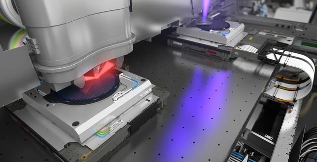 耍流氓?中国首台光刻机实现量产!美国、荷兰紧急发声:强烈谴责