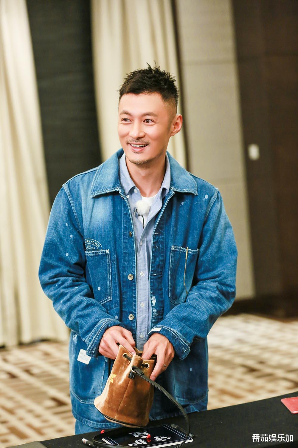 42岁余文乐容貌巨变吓一跳，胡子拉碴苍老太像赵本山，评论区沦陷