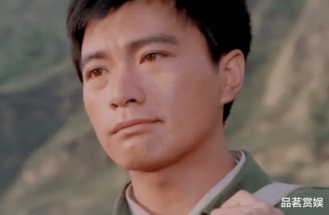 他外出拍戏时妻子在家被害，30年后仍不敢再提，如今周里京怎样了