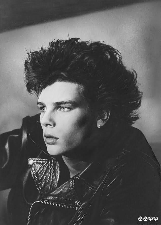 美人影后格蕾丝·凯莉的叛逆女儿,这个公主有点“酷”