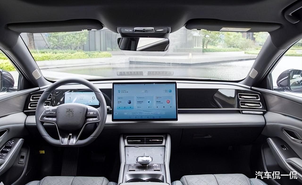 新车仅8.99万起，油耗3.9L，喝92号油且满油能跑1366公里