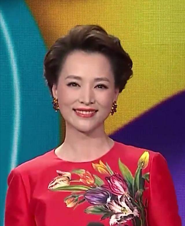 央视2025蛇年春晚主持人名单出炉，该来的却都没来，还有新面孔！