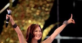 郑绪岚|原来她早不是中国籍了？曾屡次上春晚走红，却下嫁到国外还遭嫌弃