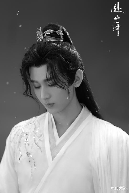 成毅《赴山海》官宣,古力娜扎不上桌,张智霖邱心志丁勇岱作配!