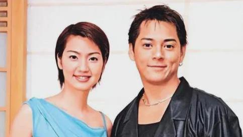 娶“老女人”的5位男星，一个比一个长得帅，是真爱还是另有所图