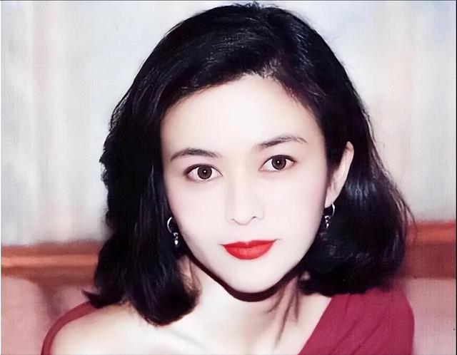 “玉女”关之琳的混乱情史,原来她的故事如此精彩,电影都拍不出