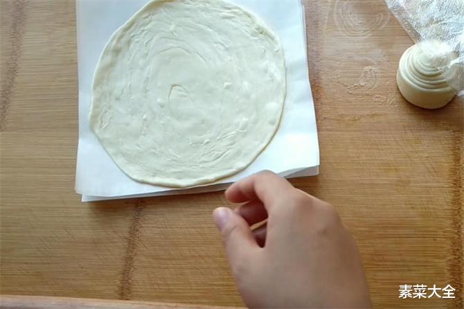 正宗手抓饼做法,和面不用水,一次做12张冻起来,早餐3分钟搞定