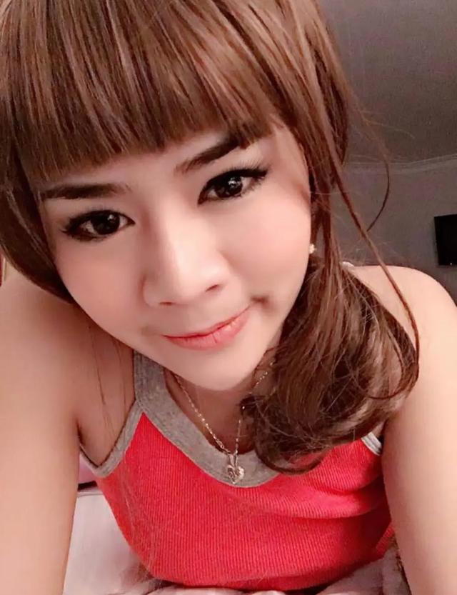 诗妮娜复宠无望,泰王又有九零后意中人,她的生日玛哈大方捐赠