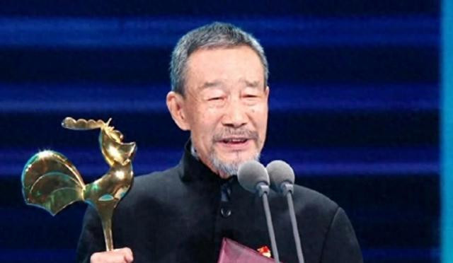 明明演技烂，却被吹上天的4位老戏骨，网友：只长年纪不长演技