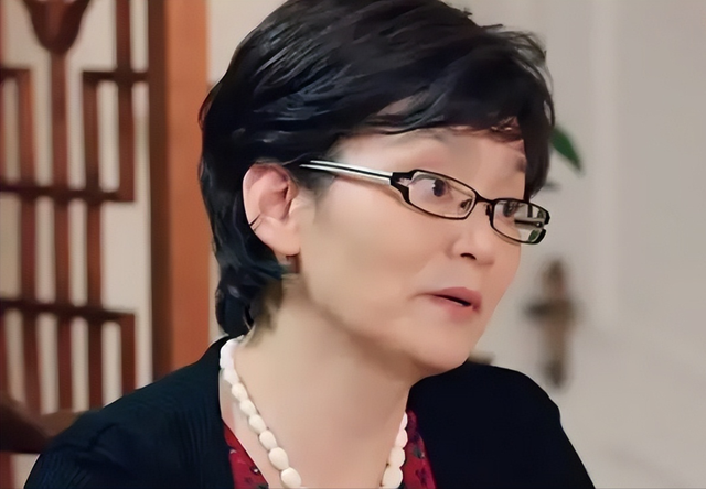 潘虹：13次夺影后，离婚38年单身无儿女，68岁却公开“表白”前夫