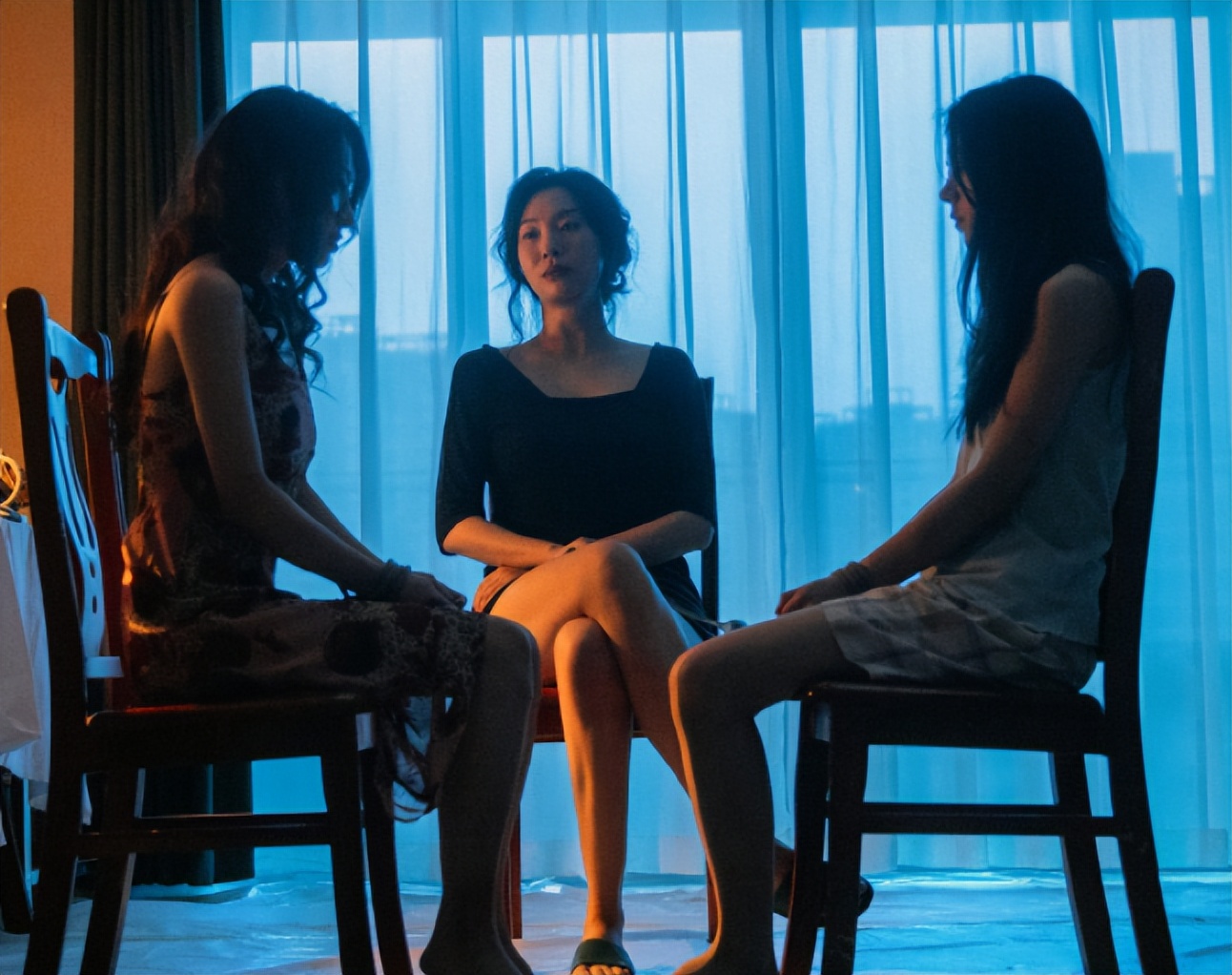 又一部黑马剧播出，开播3天，热度猛涨到9000，被指翻版《狂飙》