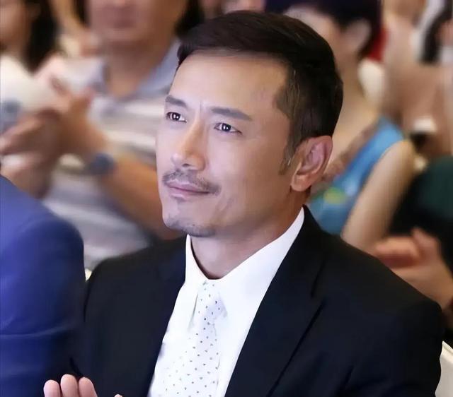 越老越帅的男星我只服这10位,不整容,不油腻,连褶子都魅力十足