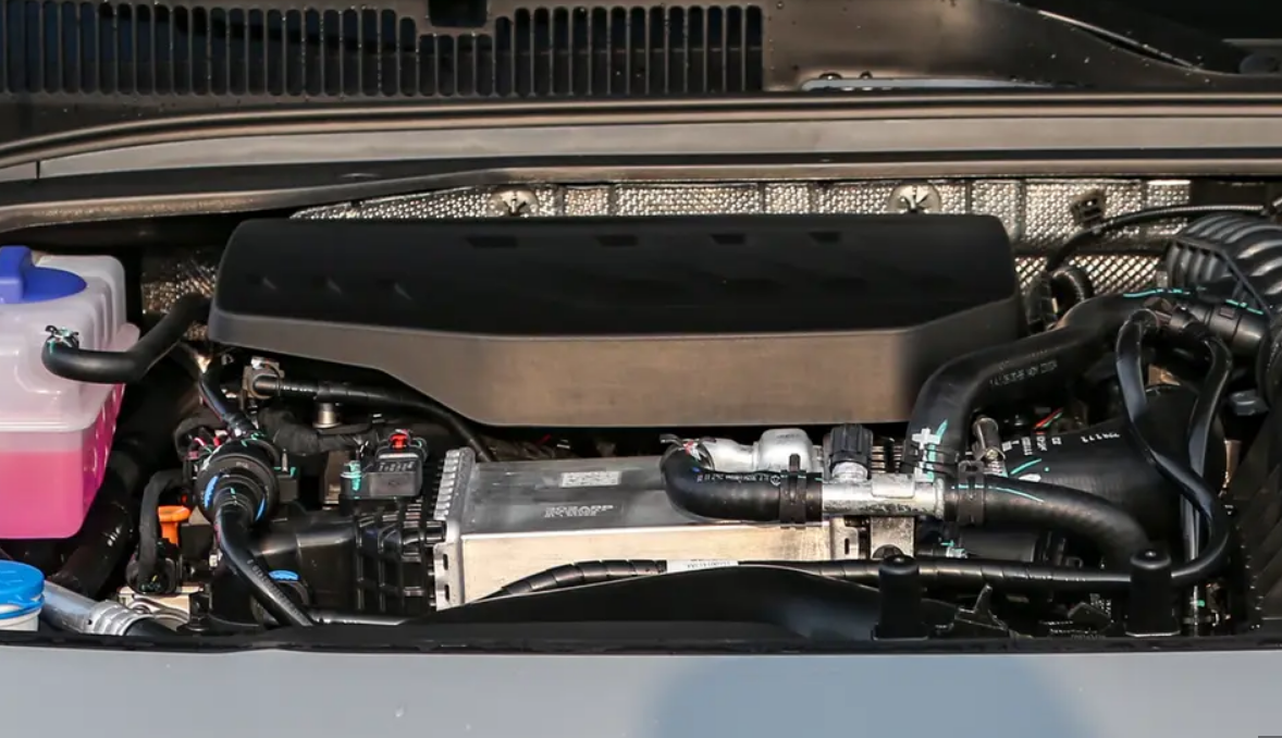 新车降到9.9万,百公里油耗才1L,能跑1400公里,92号油也好养