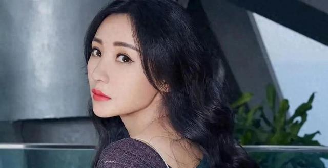 45岁柳岩被曝知三当三，逼男友离婚后上位，疑怀孕，男友负债百万