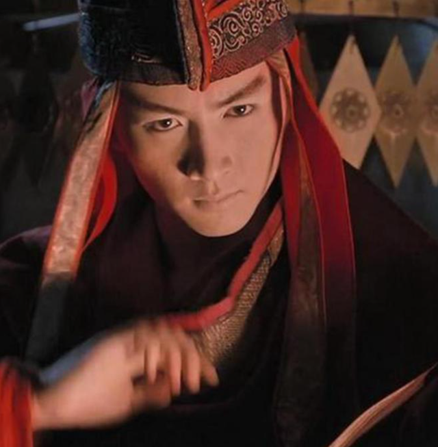 陈晓:小日子过得挺好的,吻老婆这幕太经典!