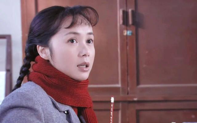 炸裂!蒋雯丽包养门再次升级,网传包养不少小鲜肉,疑与丈夫不和