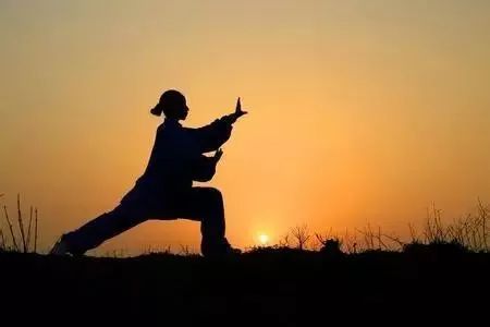 身体酸痛是不是经络堵塞的原因？一分钟快速了解12经络堵塞的表现