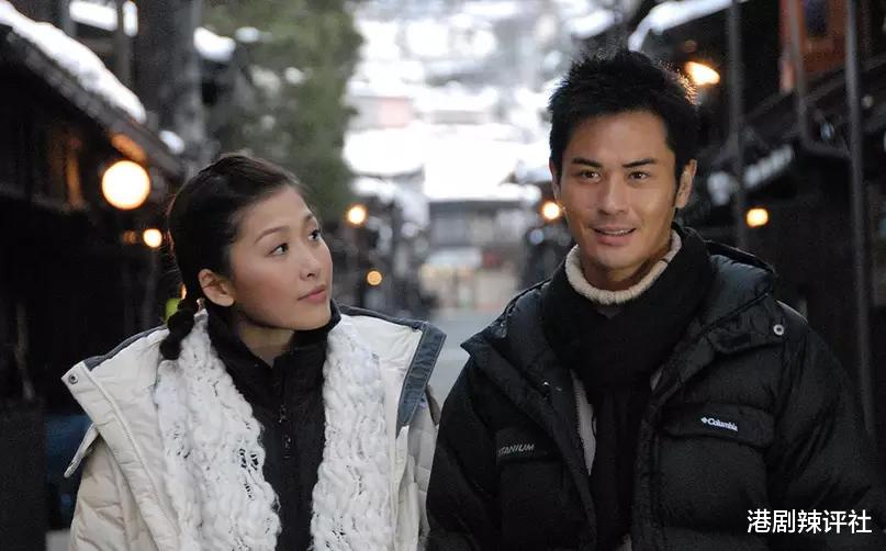 与情敌姐姐合照疑破冰，TVB三届视后曾遭对方讥讽，即将半百仍单身