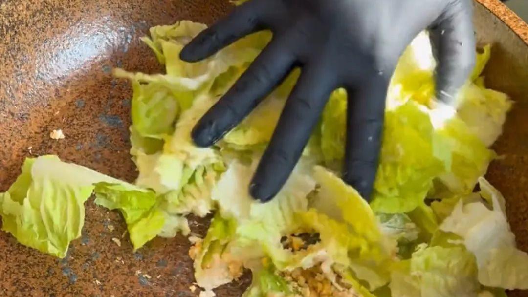 又一全网爆火的“富人饭”，正在收割一大批焦虑的中国年轻人