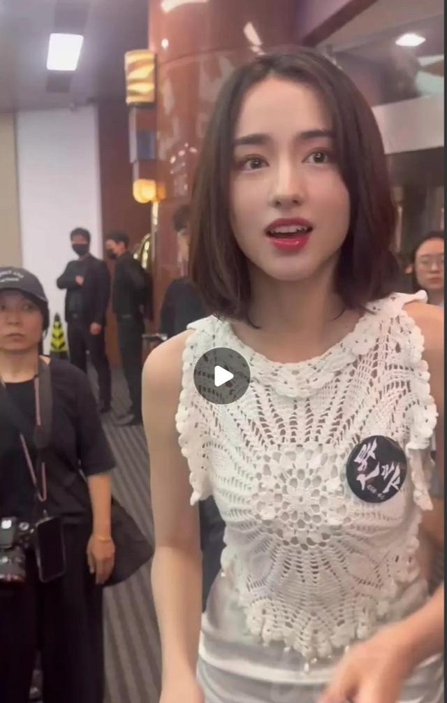 没想到,王家卫竟以这种方式,再次证明了他的“顶级审美”!