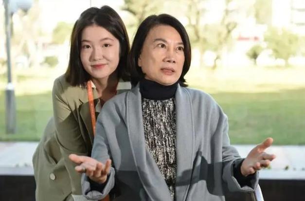 翻身农奴把歌唱?“踹”了董明珠的小秘书,如今已让人高攀不起