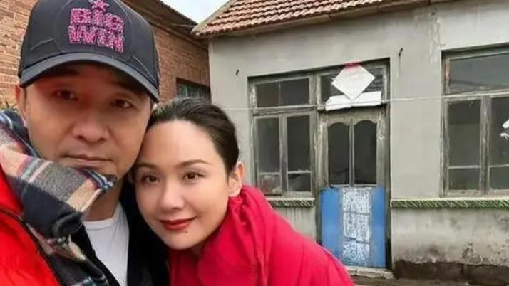 郭晓冬结婚17周年，发文向程莉莎道歉：我是凤凰男，曾经很愚昧