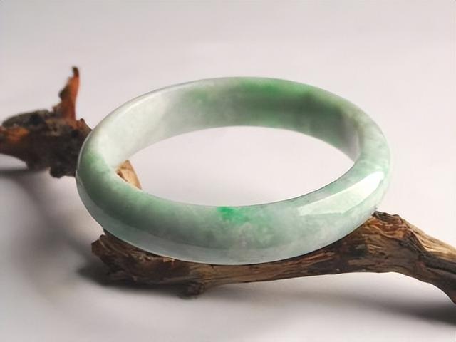 豆种平安扣与糯种翡翠的区别