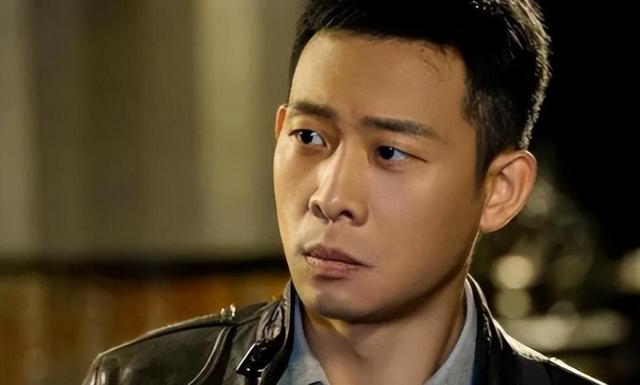 张译华表奖封帝，陈凯歌面部毫无表情，引起网友争议