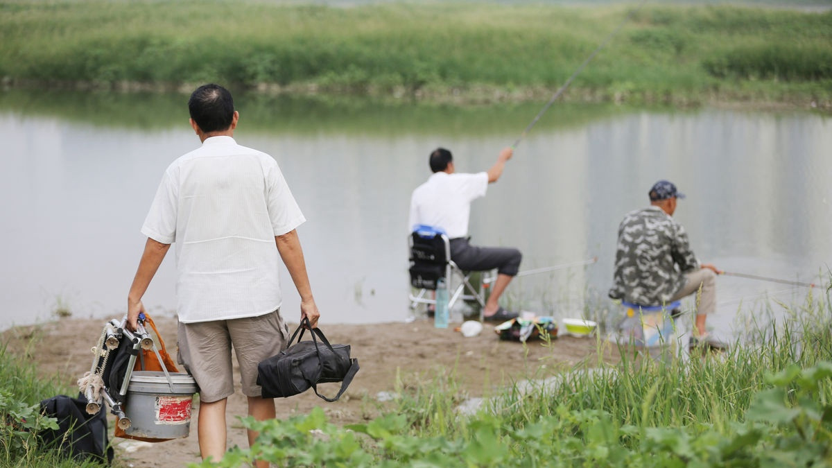 ?钓友们野钓，买这三种渔具纯属浪费银子，看看你有没有中招？