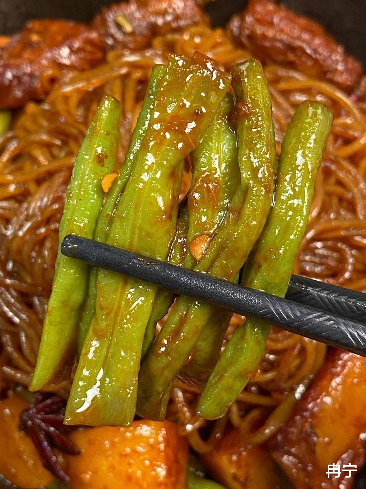 排骨土豆炖粉条——家的味道