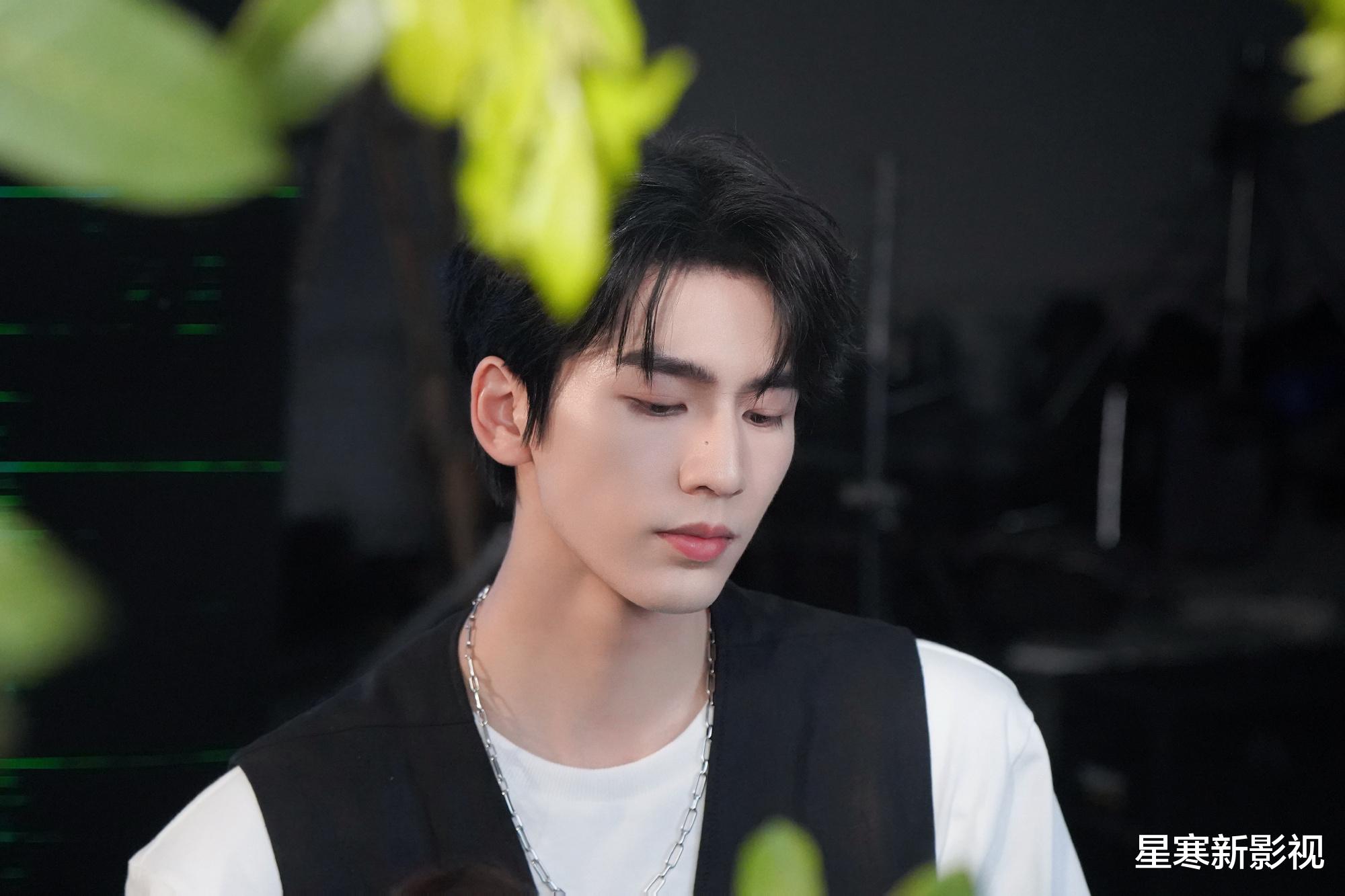 《开始推理吧2》片酬曝光:迪丽热巴800万全组第一,刘宇宁最意外