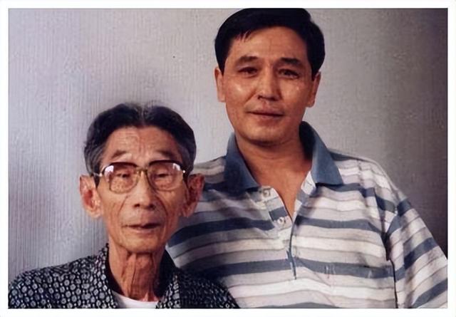 官媒点名、相声界排挤、正妻小三同吃住的杨议一家“底裤”被扒光