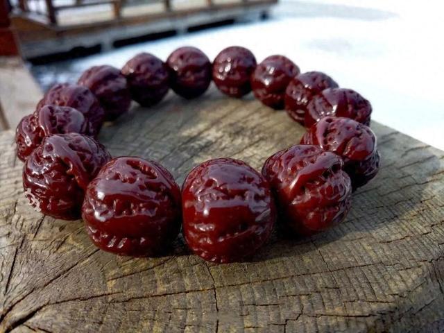 文玩风云再起：暴涨暴跌背后，你追过哪些“过山车”？