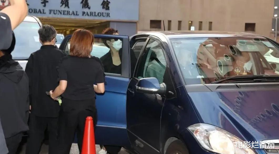 旧爱雪梨现身徐少强夫妇丧礼,子女主持操办,25万遗产让人唏嘘