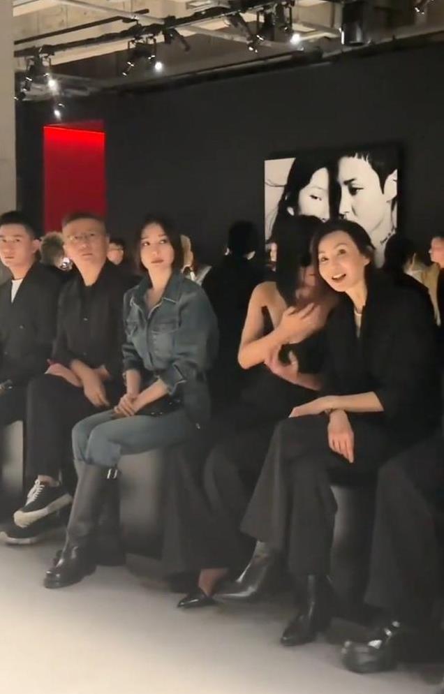 60岁张曼玉罕见现身上海,45岁秦岚和钟楚曦等明星 瞬间化身小迷妹