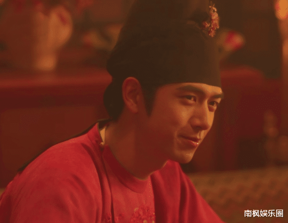 《国色芳华》:出场就把男主看呆,这才是古装“头牌”该有的颜值