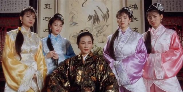 《唐伯虎点秋香》53岁冬香曝近况，晒近照秀好身材，状态不输巩俐